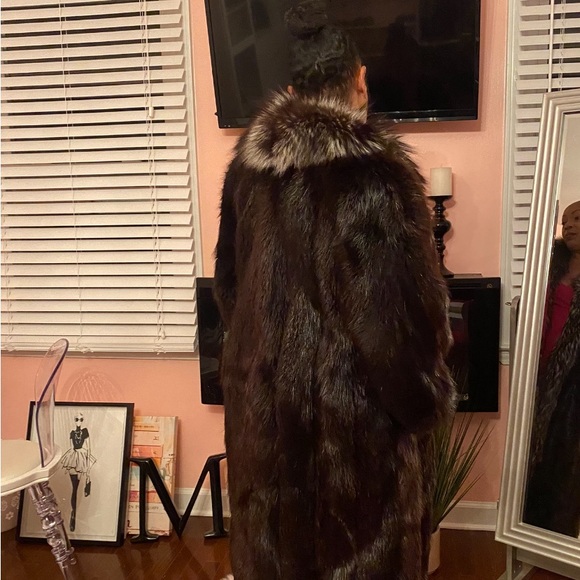 Ebony beaver fur coat - Picture 6 of 12